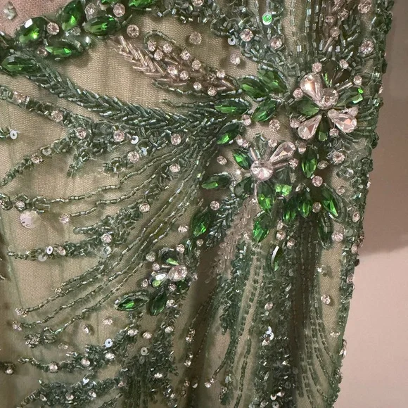 Elegant Green Beaded Evening Dress - Picture 7 of 7